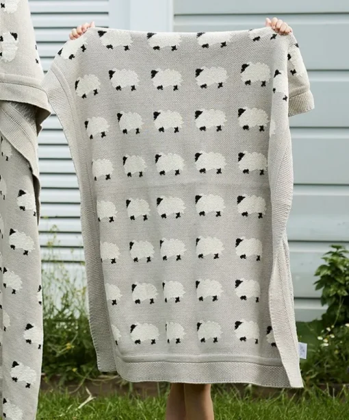 Petite Counting Sheep Throw